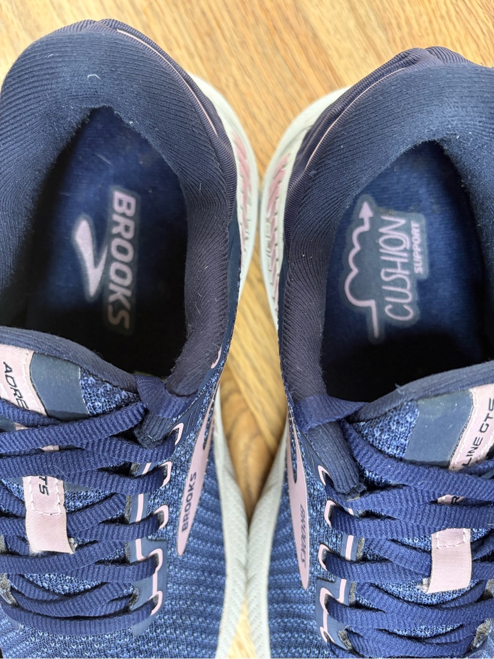 Brooks Adrenaline GTS 22 Women’s Navy and Light Pink Running Sneakers - Picture 7 of 10